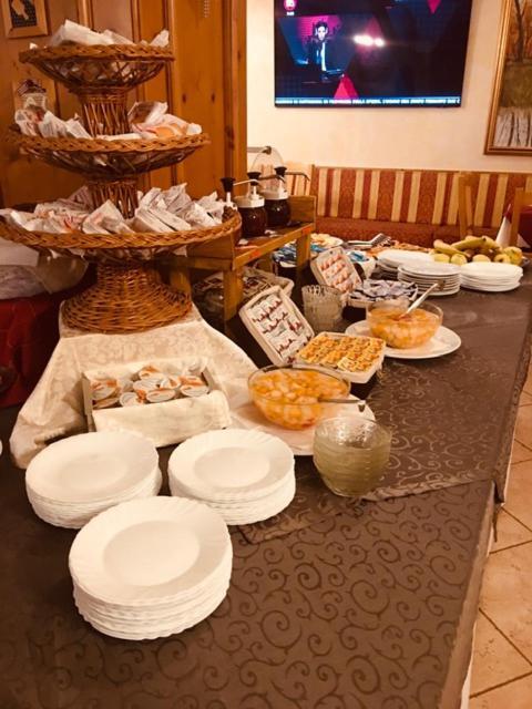 Hotel Sole Del Baldo Брентоніко Екстер'єр фото